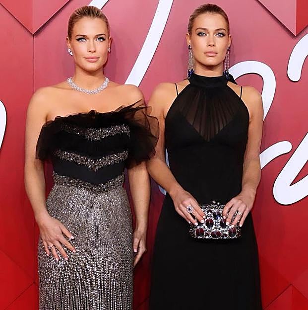 Imagen principal - Las gemelas Spencer en los British Fashion Awards, en el Festival de Venecia y en una fiesta de Michael Kors.