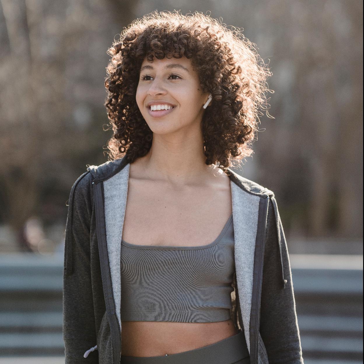 Mujer con ropa deportiva
