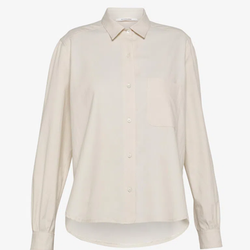 Imagen secundaria 1 - El jersey de Zara, la camisa de Pomandére y los vaqueros de Ikks.