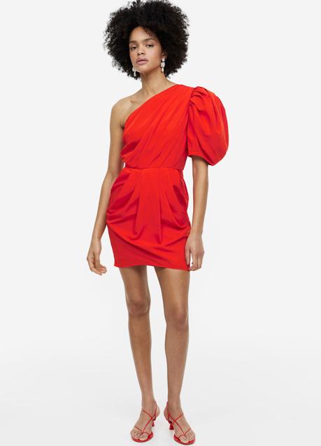 Imagen - Vestido asimétrico de color rojo de H&M (45,99 euros)