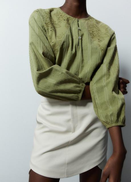 Imagen - Blusa verde de Sfera (13,95 euros)