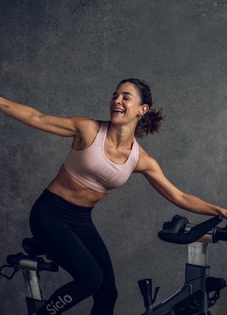 Imagen - Mujer haciendo spinning/@SICLO