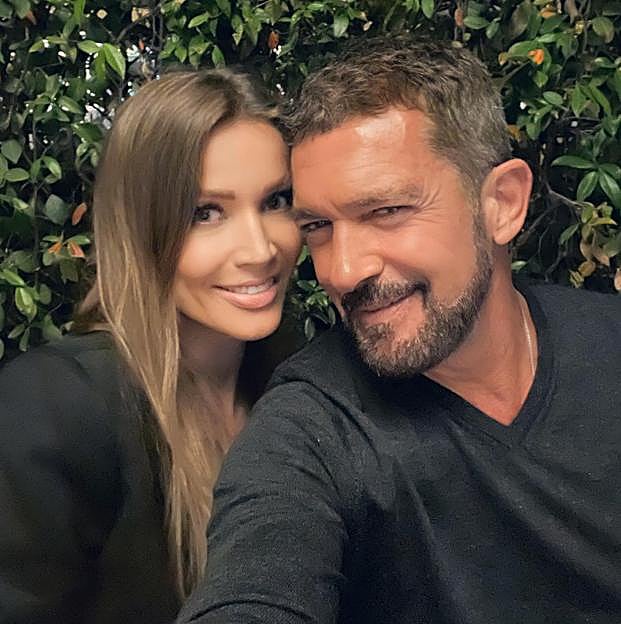 Quién es Nicole Kimpel, la pareja de Antonio Banderas en los Oscar que le salvó la vida (pero que no quiere pasar por el altar)