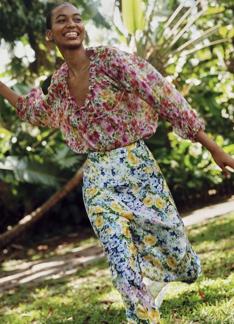 Imagen - Camisa con estampado de flores de Zara (27,99 euros)