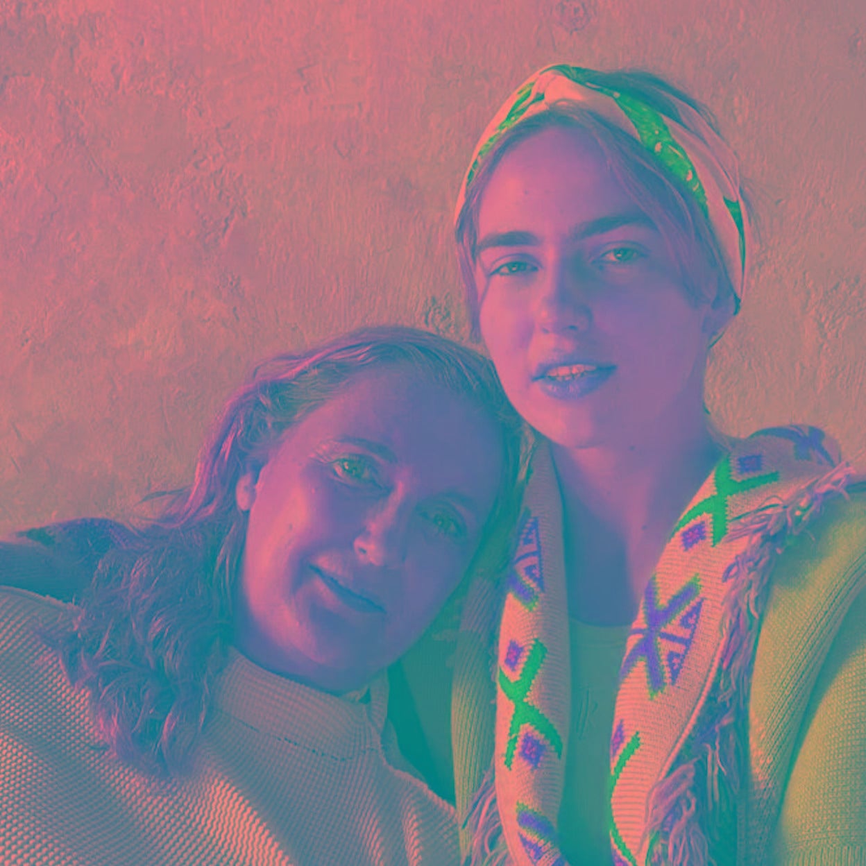 Gloria Habsburgo-Lorena es la vida imagen de su madre, Francesca Thyssen: se parece políticamente, pero sobre todo en sus intereses culturales y profesionales. 