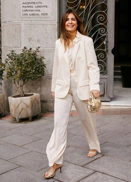 Imagen - Nuria Roca con traje blanco