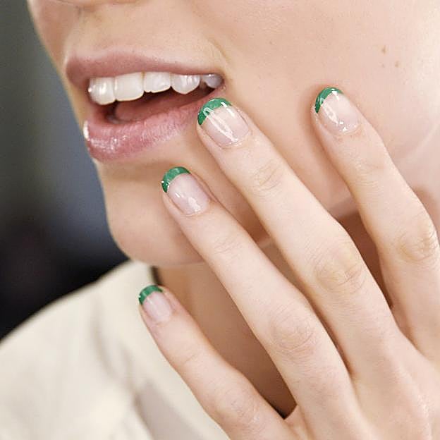 Imagen principal - Ideas de manicura verde.