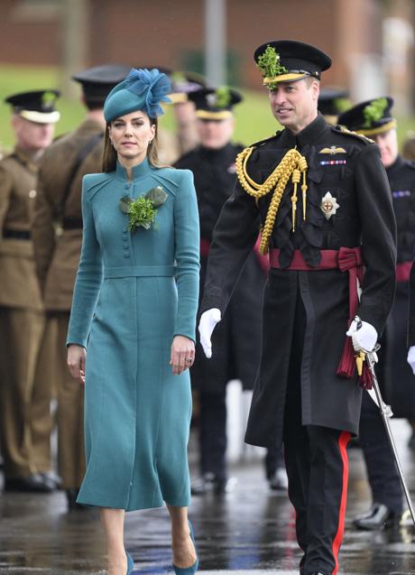Imagen - Kate Middleton y Guillermo de Gales durante desfile militar por el Día de San Patricio celebrado en Aldershot. Fuente: Gtres. 