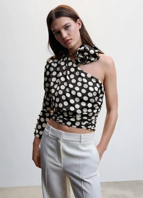 Imagen - Top de lunares asimétrico con maxi flor