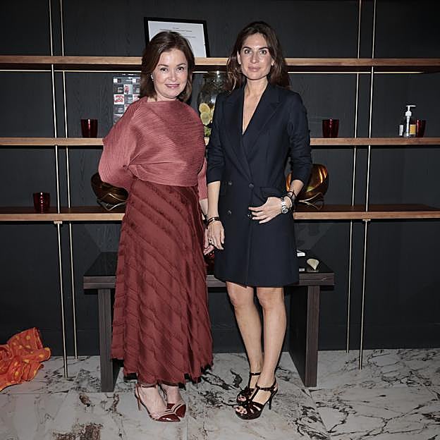 Lourdes Montes con vestido blazer.