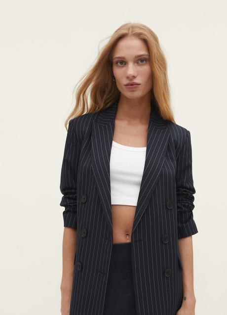 Imagen - Americana larga de Stradivarius, 35,99€.