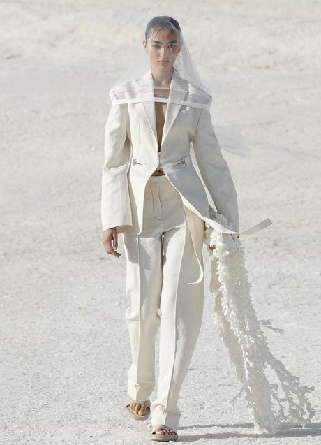 Imagen - El look de Jacquemus. / Spotlight Launchmetrics