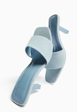 Imagen secundaria 2 - Las sandalias de tacón denim de Mango, JW Anderson y Bershka.