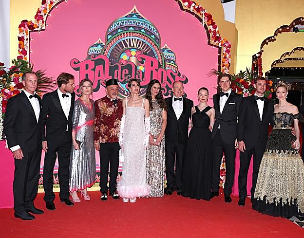 La familia real de Mónaco en el Baile de la Rosa.