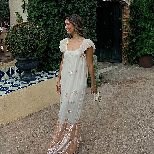 La influencer Grace Villarreal con un vestido de Olibati.