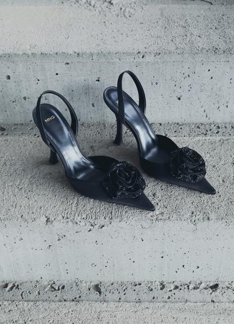 Imagen - Zapatos con flor de Mango (49,99 euros)