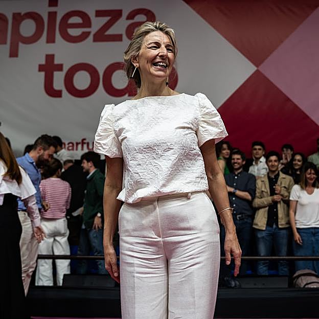 Yolanda Díaz con un look blanco.