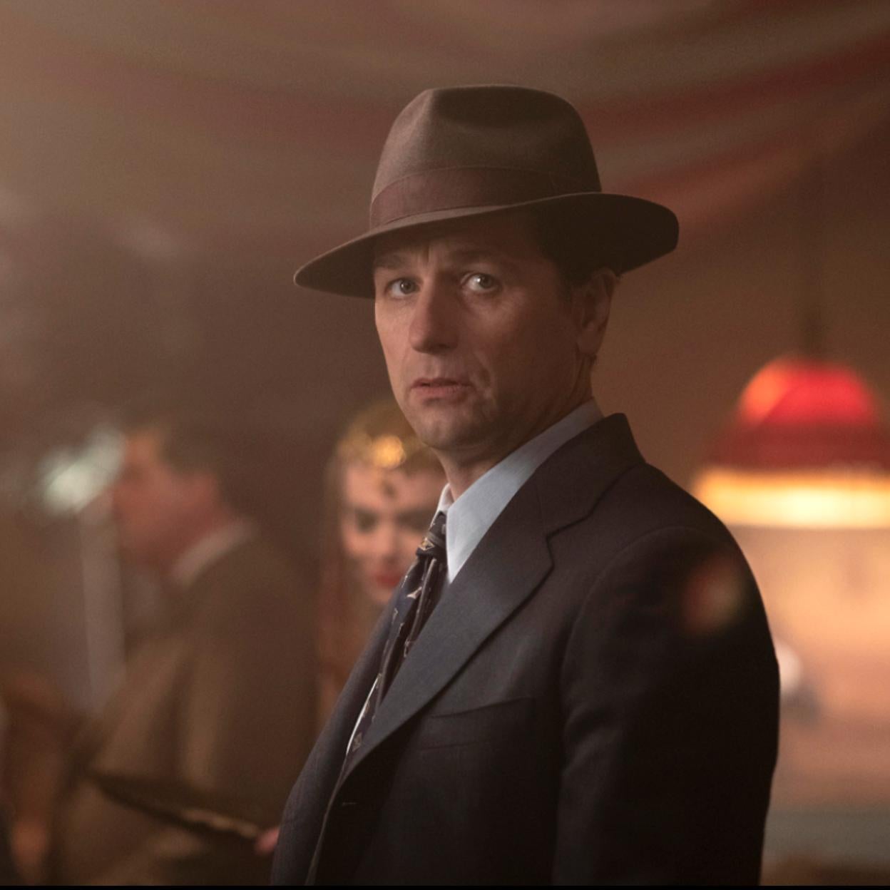 Matthew Rhys protagoniza la serie Perry Mason. 