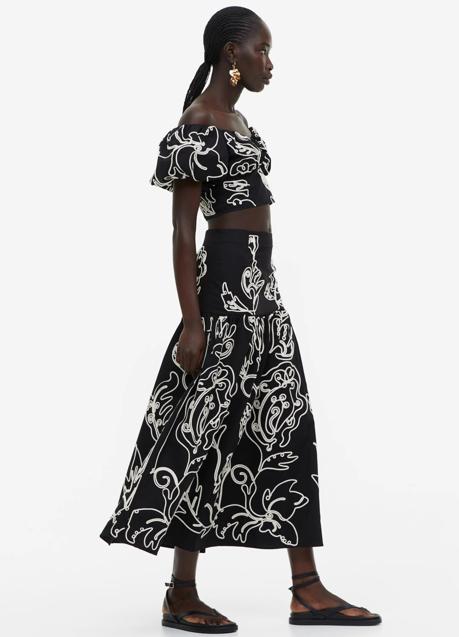 Imagen - Falda con bordados de H&M (59,99 euros)