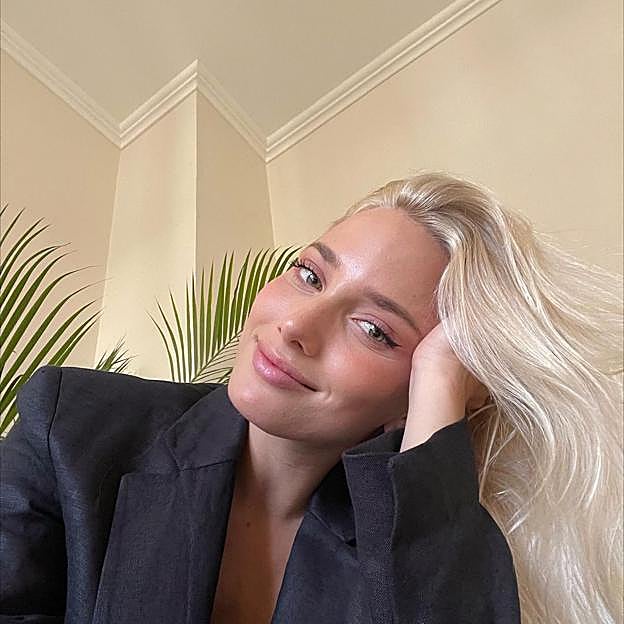 El body oil de Zara con efecto glow que deja la piel suave, bonita y con un toque de brillo ideal