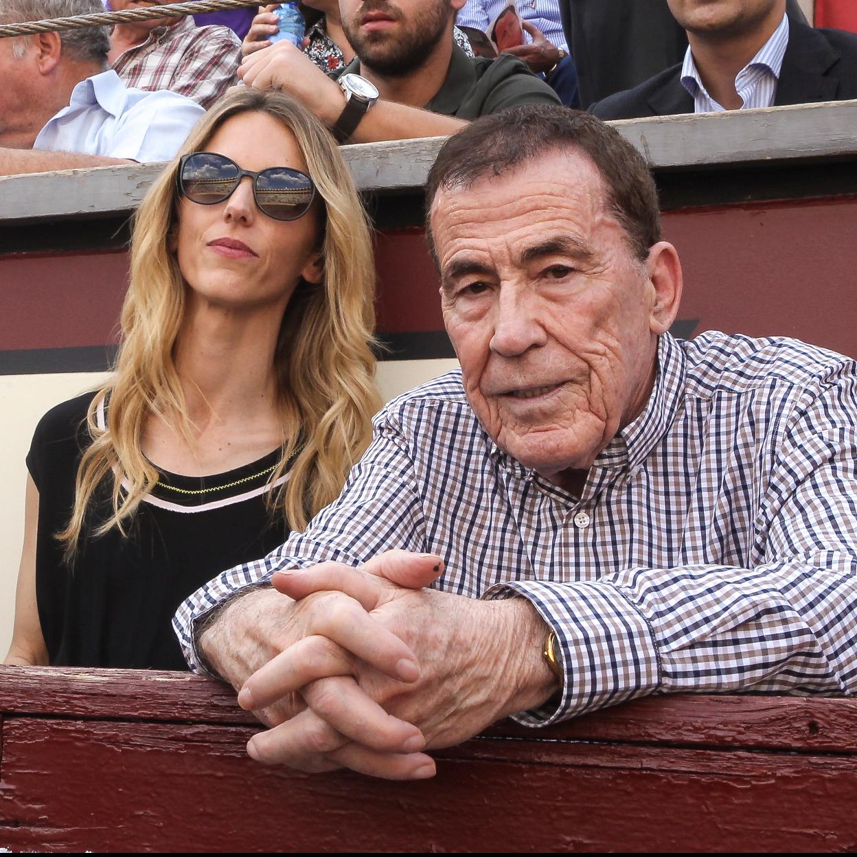 Fernando Sánchez Dragó con Cayetana Álvarez de Toledo. 