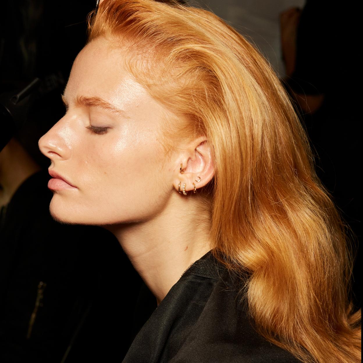 Este es el secador de iones de Amazon que triunfa porque elimina el encrespamiento. 