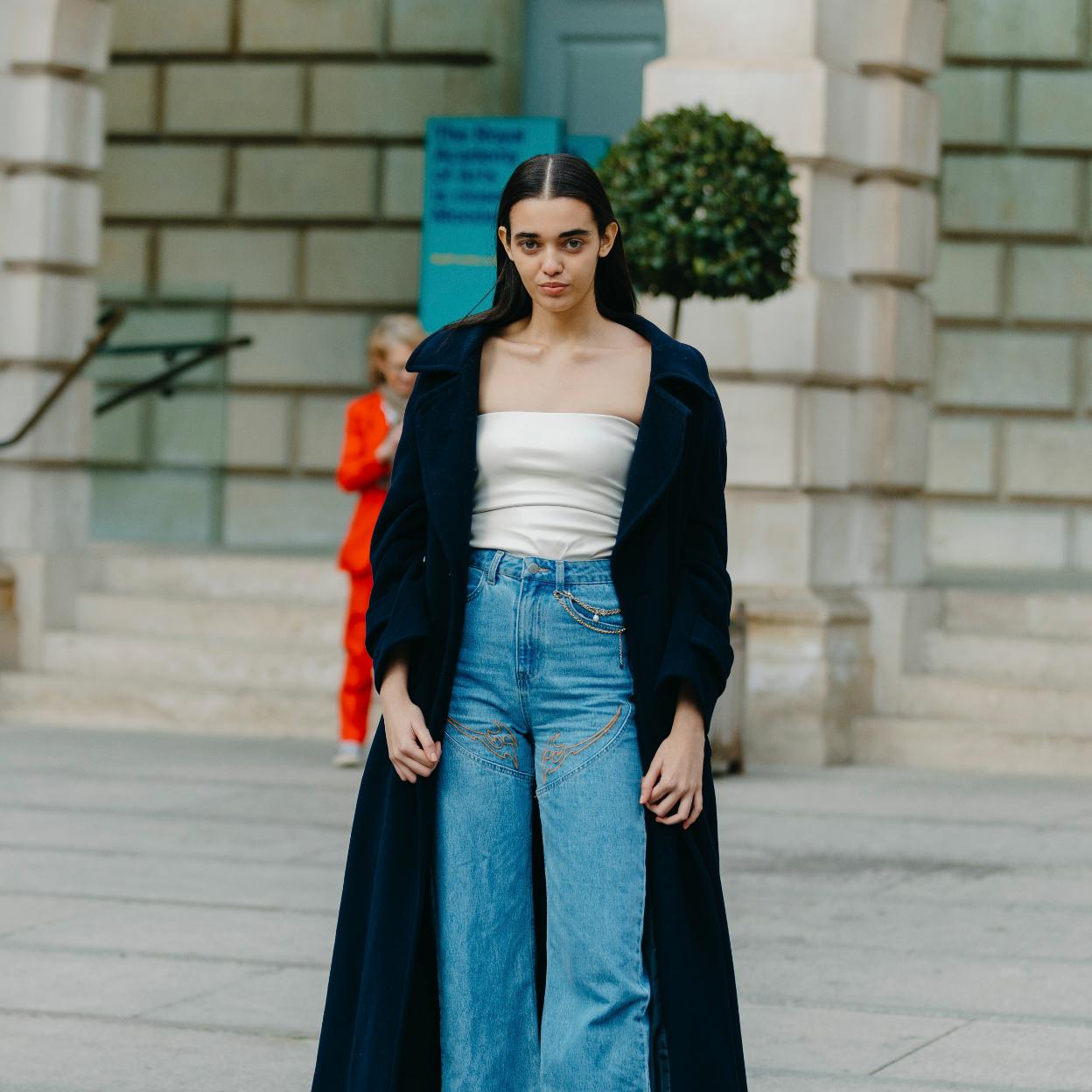 El bañador estilo tie-dye de Mango que puedes llevar ahora con vaqueros