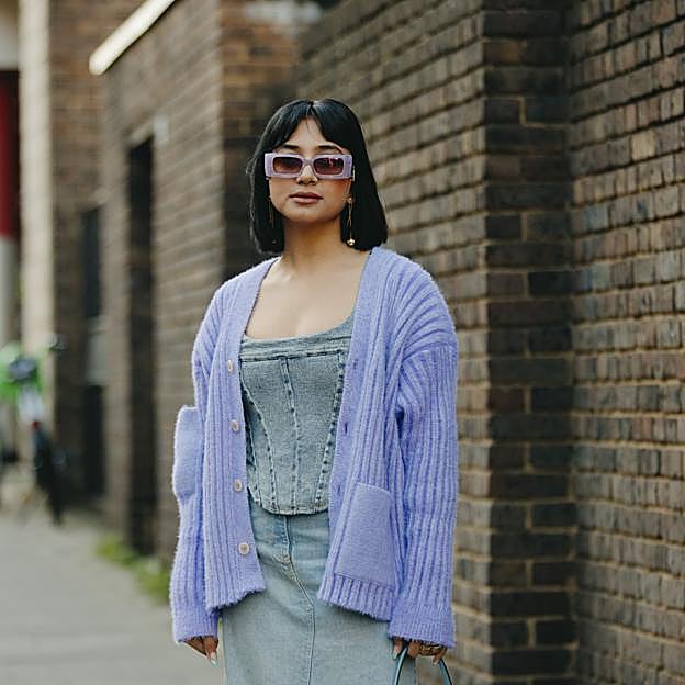 Seis cárdigans finos de colores para llevar con faldas de tablas o con tus vaqueros favoritos