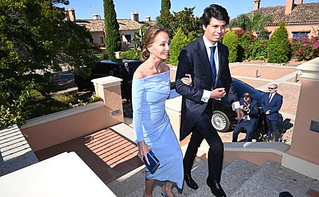 El sobrino de Isabel Preysler, Álvaro Castillejo, se casó en Sotogrande.