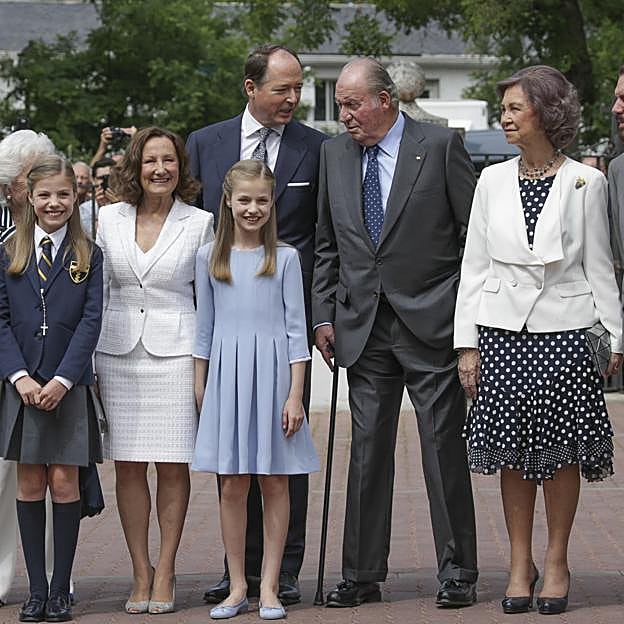 Una de las escasas ocasiones en las quehan coincidido en la foto la reina Sofía y paloma Rocasolano. 
