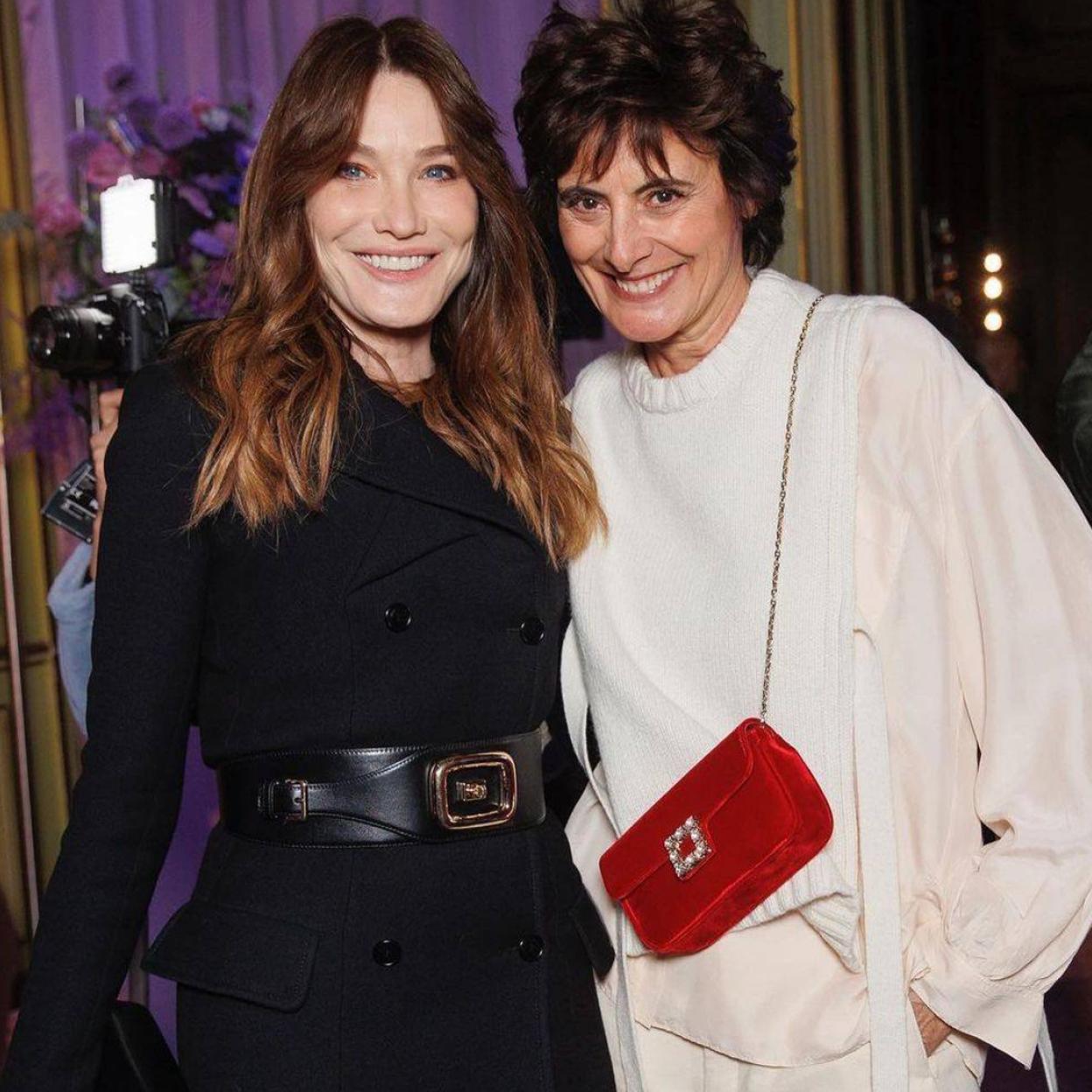 Carla Bruni e Inès de La Fressagne juntas en un desfile