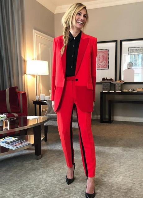 Imagen - Viernes: El traje rojo