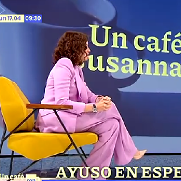 Imagen principal - Isabel Díaz Ayuso con 'Espejo Público' con el traje lila de Bleis Madrid.