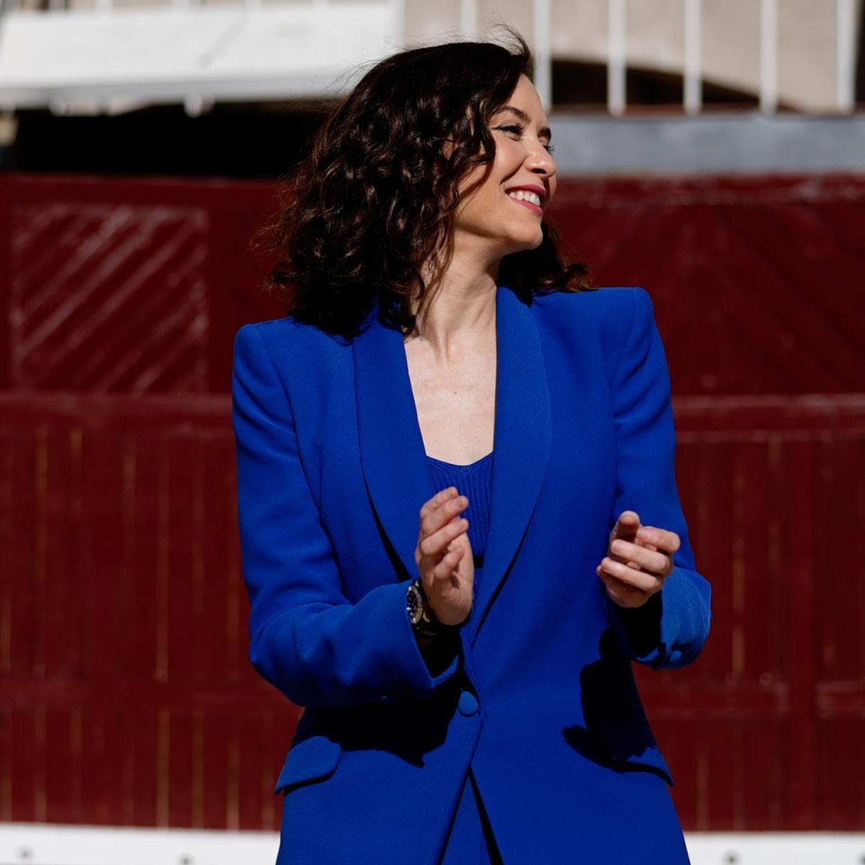 moda: La marca de trajes favorita de Isabel Díaz Ayuso que le ha hecho ser la más elegante