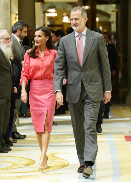 Imagen - La reina Letizia y el rey Felipe en los Premios Nacionales del Deporte 2021. / MUJERHOY