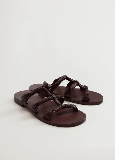 Imagen - Sandalias mules marrón oscuro, 9,99€.
