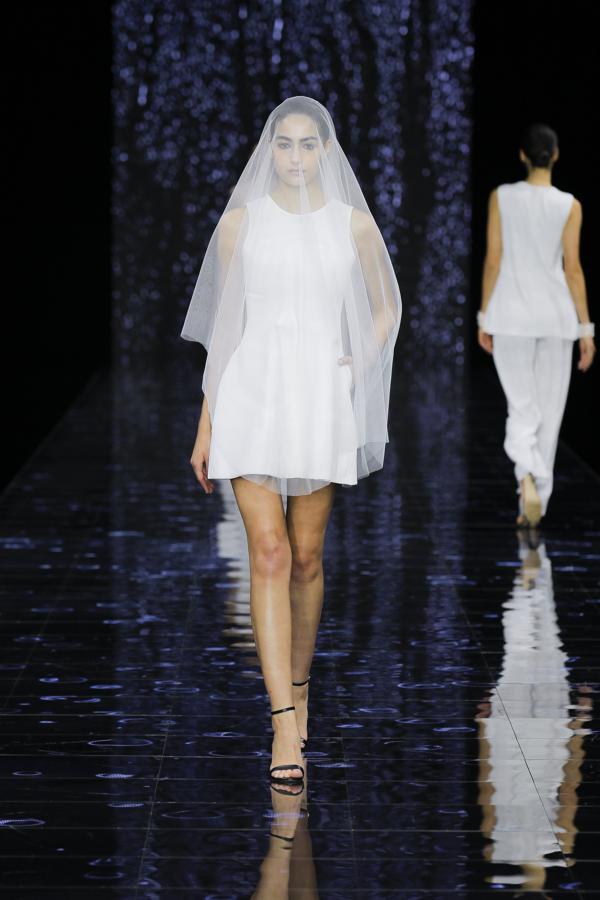 Sin olvidarnos del sensualismo, del encaje o de vestidos minimalistas de corte cocktail.