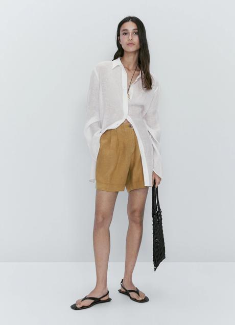 Imagen - Bermudas de lino de Massimo Dutti, 49,95€.