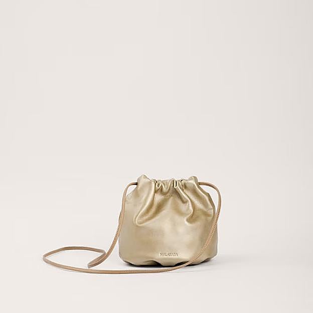 Bolso fruncido en dorado de Malababa.