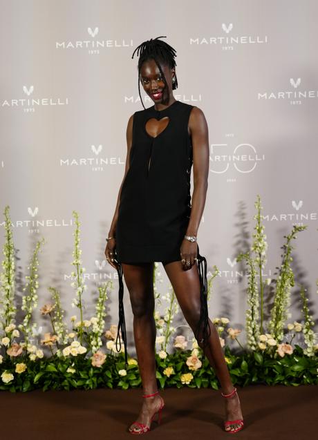 Imagen - Lily Fofana con un 'LBD'. / MUJERHOY