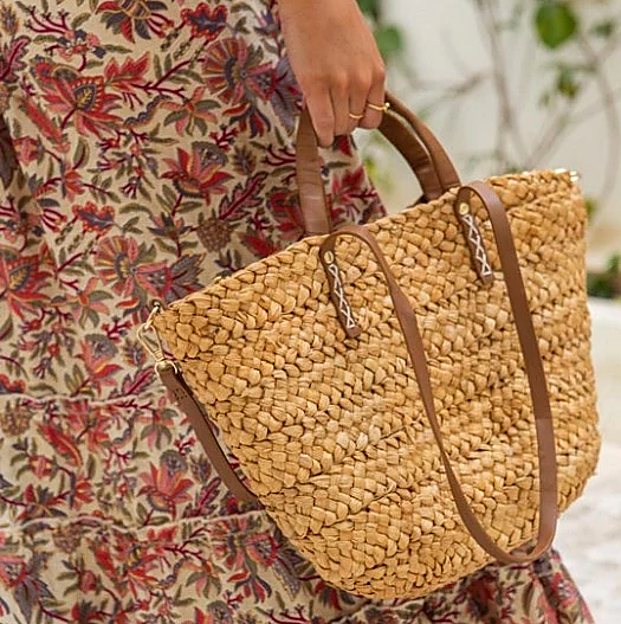 El bolso de rafia de Hug & Clau.