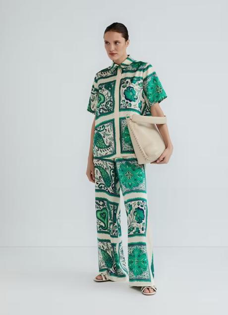 Imagen - Conjunto estampado de Woman El Corte Inglés, pantalón, 49,99€; camisa c.p.v.