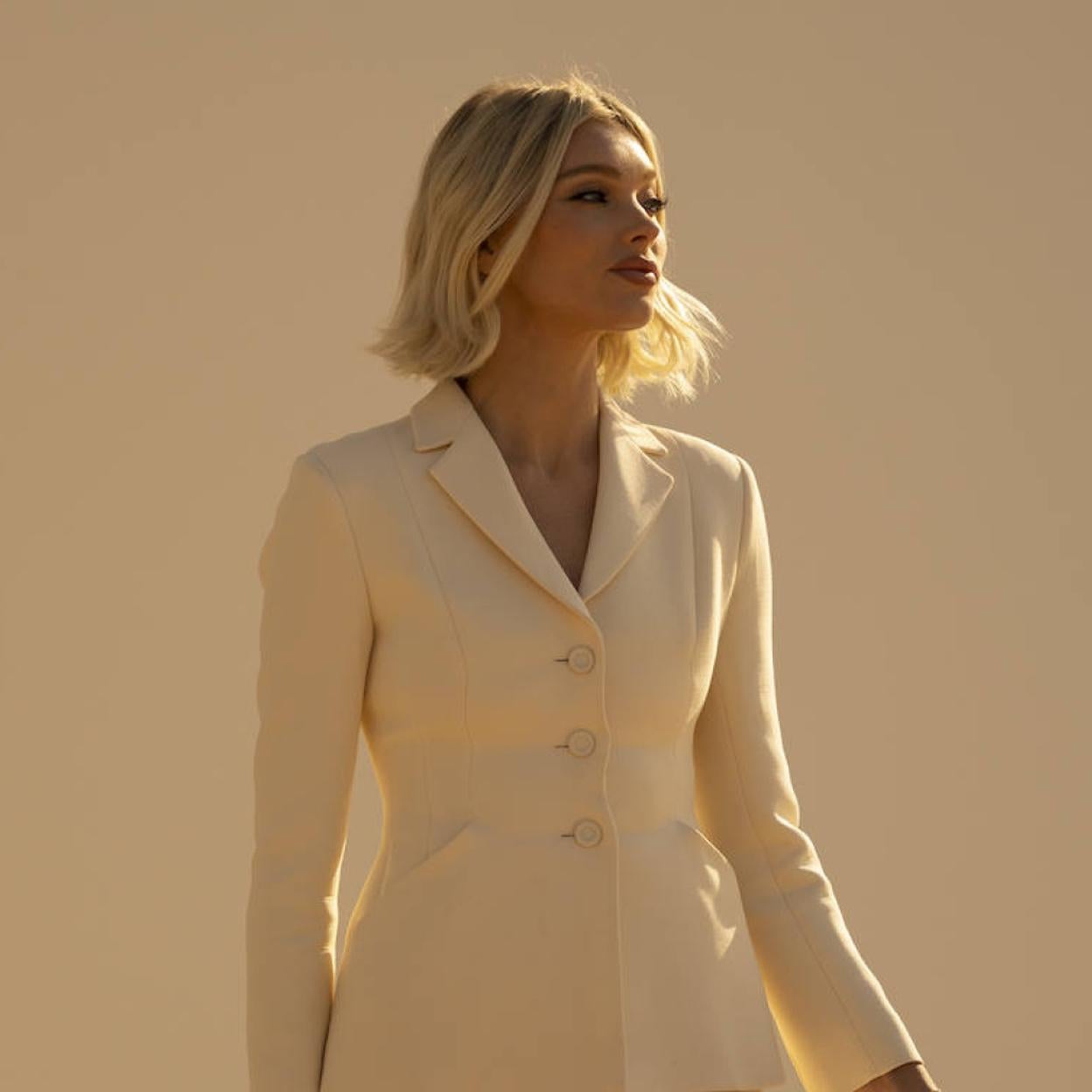 Elsa Hosk en la Fashion Week de París