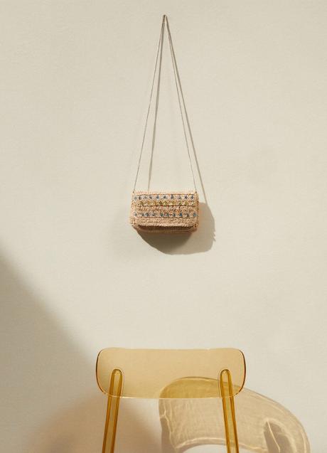 Imagen - Bolso de rafia de Stradivarius (19,99 euros)