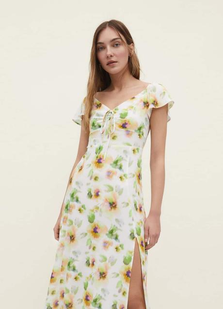 Imagen - Vestido con estampado de flores de Stradivarius (29,99 euros)