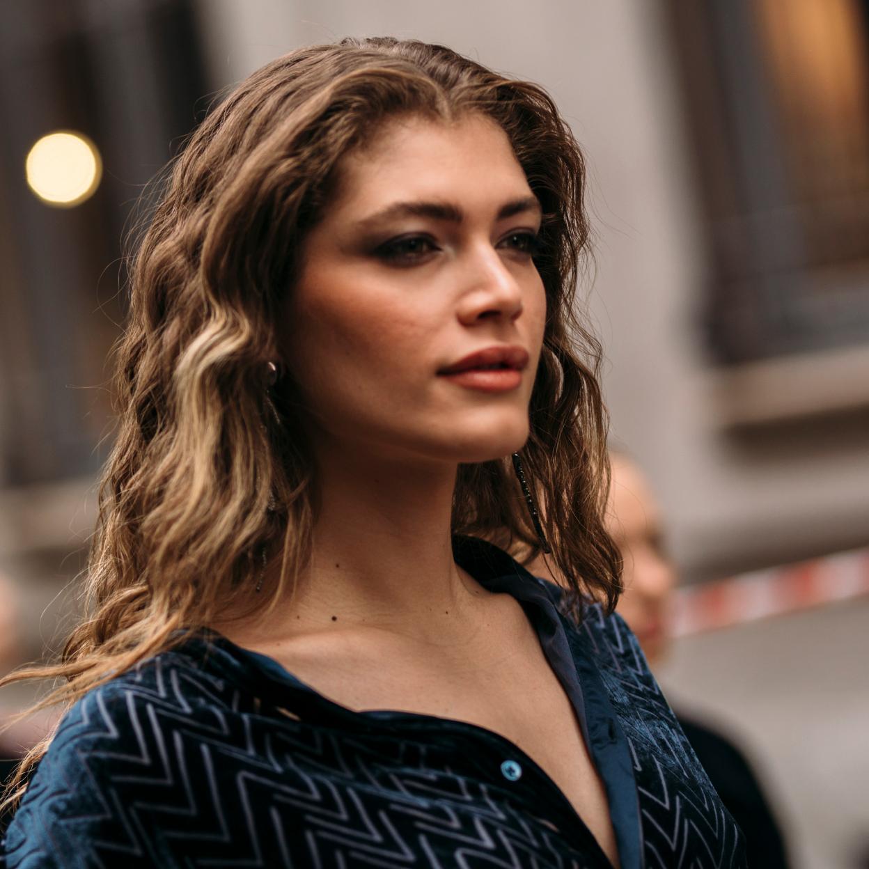 Una mujer con la piel cuidada.