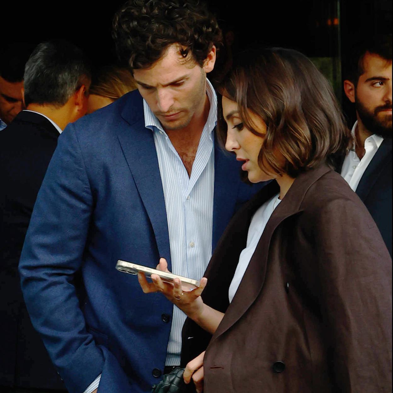 Seguro que Tamara Falcó e Íñigo Onieva le están dando muchas vueltas a su lista de invitados a la boda: serán alrededor de 400.