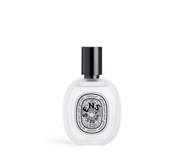 L'Eau des Sens de Diptyque es una composición que confunde los sentidos. Es una caricia tan palpable que casi es real. Cuando se respira su aroma, turba los sentidos y despierta la gula del paladar como una golosina tan fresca como el sonido de una cascada. Precio: 55 euros.