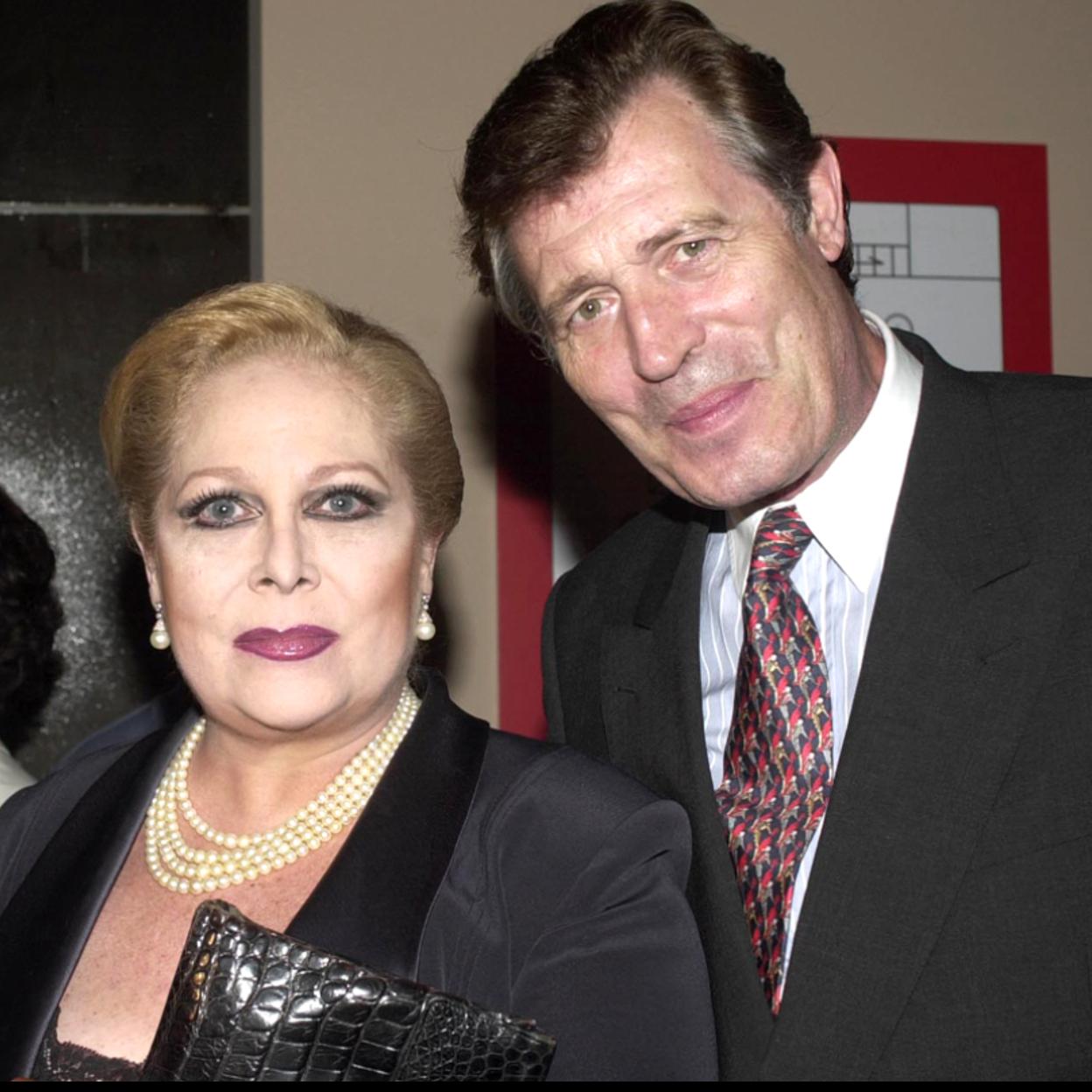 Concha Márquez Piquer y Ramiro Oliveros. 