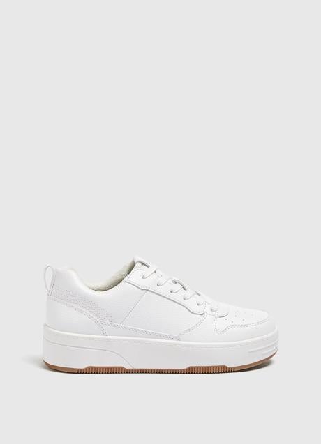 Imagen - Zapatillas con suela gruesa de Pull&Bear, 19,99€.